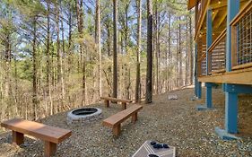 Serene Broken Bow Cabin With Hot Tub And Fire Pit!